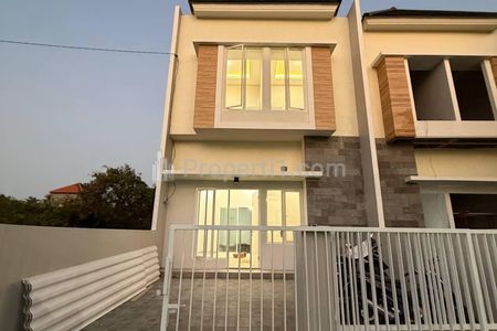 Jual Rumah Minimalis Baru dan Bagus Ada 2 Lantai 3 Kamar Siap KPR di Pondok Maritim, Surabaya Barat