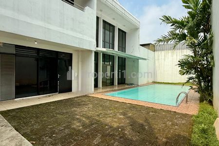 Jual Rumah di Bangka, Kemang, Jakarta Selatan - Ada Kolam Renang & Parkir Luas 8 Mobil