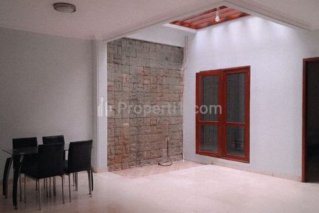 Disewakan Rumah 2 Lantai Dalam Komplek di Cinere, Depok