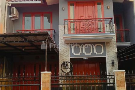 Dijual Rumah 2 Lantai Dalam Komplek di Cinere, Depok
