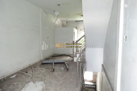Dijual Ruko Gandeng Ex Bank 3,5 Tingkat Jalan Krakatau - Medan