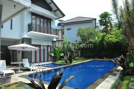 Jual Rumah Mewah dengan Kolam Renang Pribadi di Resort Dago Pakar (Dago Resort) Bandung Utara Harga Murah