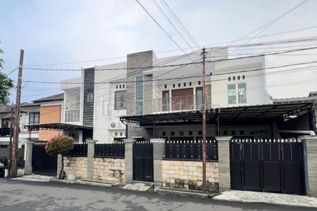 Dijual Rumah Dalam Komplek Dekat Tol Kukusan di Beji, Depok