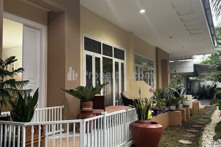 Dijual 2 Rumah Dempet dalam 1 Halaman di Kemang Utara, Jakarta Selatan