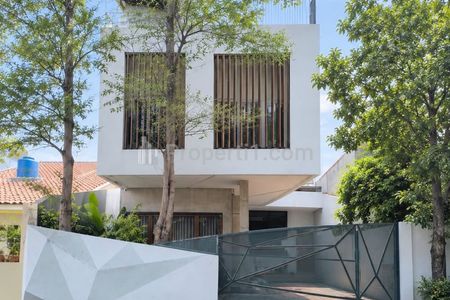 Dijual Cepat Rumah Modern Industrial Furnished Cempaka Baru Kemayoran Jakarta Pusat