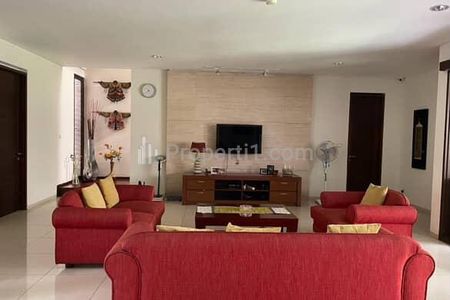 Dijual Rumah Bagus Strategis Furnished di Batununggal Bandung