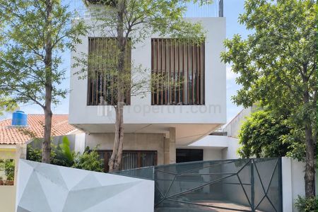 Dijual Rumah Hoek Modern Industrial di Kemayoran Jakarta Pusat