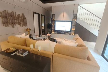 Dijual Rumah Grand Menteng Tangerang - Tipikal Old Money, Cocok Buat Orang Tua 2 Lantai Lebar & Luas - 4 Kamar Tidur