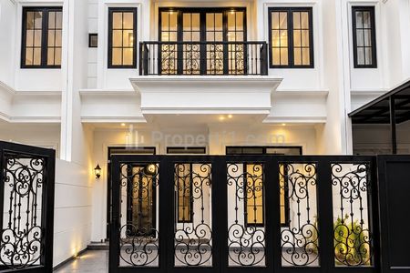 Dijual Rumah Baru American Clasic di Pondok Bambu Duren Sawit Jakarta Timur
