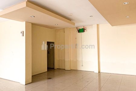 Jual Ruko Gandeng 3 Unit di Area Bintaro, Pesanggrahan, Jakarta Selatan