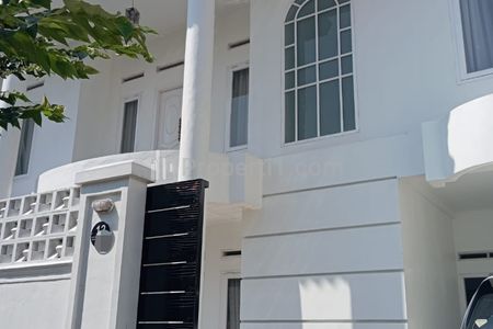 Jual Rumah American Classic Desain Luas dan Murah Terawat Siap Huni Fully Furnished di Riung Bandung, Sayap Margahayu Raya Metro 