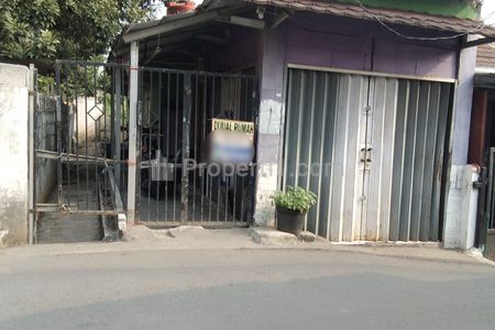 Dijual Rumah Second Strategis Pinggir Jalan di Wilayah Cilodong, Depok
