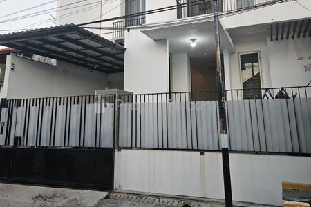 Dijual Rumah Full Furnished Mewah 4+1 Kamar Tidur di Bukit Palma Citraland Surabaya, Dekat Sekolah Citra Berkat, Northwest Citraland, Superindo