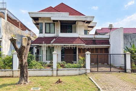 Dijual Rumah Mega Kebon Jeruk Hitung Tanah Dekat Pintu Tol Joglo Jakarta Barat