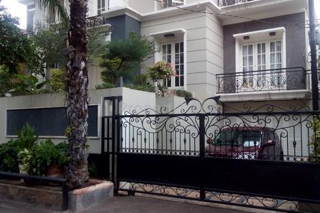 Dijual Rumah Mewah Besar Full Furnished di Cempaka Putih Jakarta Pusat