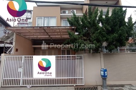 Disewakan/Dijual Rumah Siap Huni dengan Area Bebas Banjir di Rawamangun Jakarta Timur