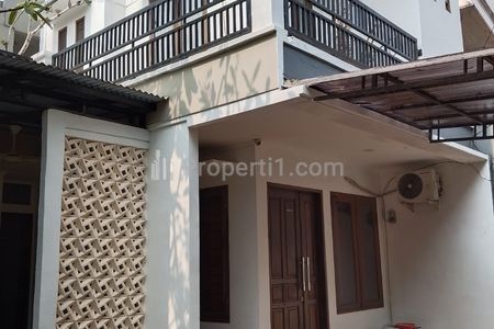 Disewakan Rumah 2 Lantai Belakang Puri Cinere, Depok