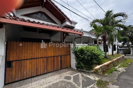 Dijual Rumah di Kompleks Lebak Bulus 5BR - Siap Huni