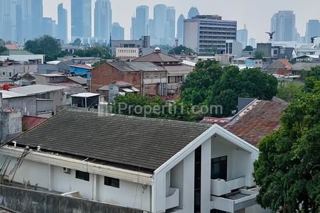 Dijual Rumah Siap Huni Kondisi Bagus Hadap Timur di Bangka, Kemang, 10 Menit ke SCBD Jakarta Selatan