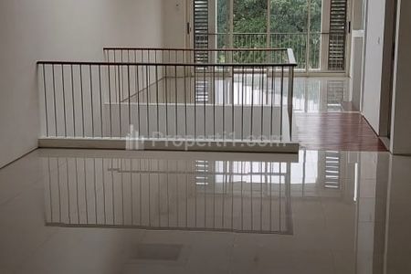 Disewakan Ruko Soho Graha Natura Surabaya Barat 3 Lantai