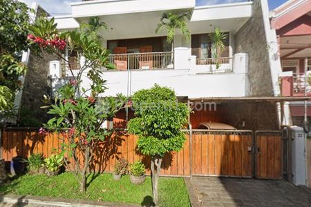 Dijual Rumah Mewah 2 Lantai Dekat Kampus UNESA di Ketintang