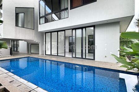 Dijual Rumah Modern Resort Style Dalam Townhouse dengan Private Pool di Kemang, Jakarta Selatan