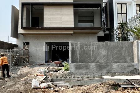 Dijual Rumah Baru Mewah Modern dengan Kolam Renang Dalam Ring Road, Hanya 2 Menit dari Sekolah Al Azhar & 1 Menit dari UNJAYA dan UNU Sleman