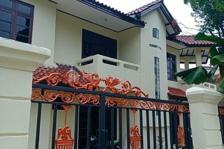 Dijual Rumah 2 Lantai Dalam Komplek di Cinere, Depok