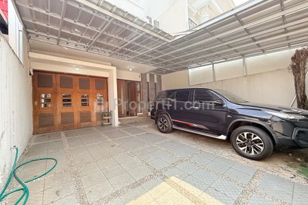 Dijual Rumah Siap Huni 2 Lantai Dinding Full Bata Merah di Komplek Billymoon Jakarta Timur