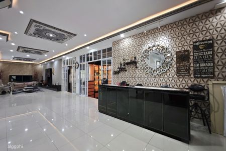 Dijual Rumah Bagus Semi Furnished dan Full Renovasi di Harapan Indah 2 Bekasi Cluster Asia Tropis
