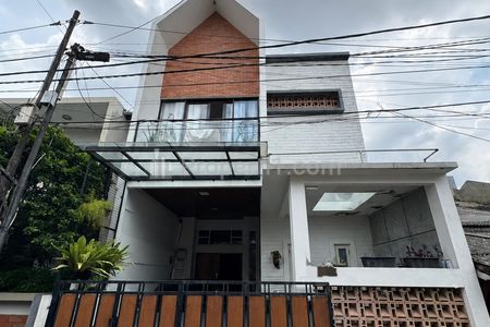 Dijual Rumah Konsep Scandinavian dengan Area Bebas Banjir di Pondok Bambu Jakarta Timur