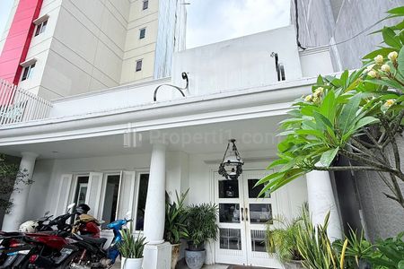 Dijual Gedung Mini Lokasi Strategis di Area Cikini, Menteng, Jakarta Pusat