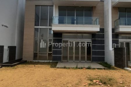 Dijual Rumah 3 Lantai Lift di Golf Island PIK, Jakarta Utara