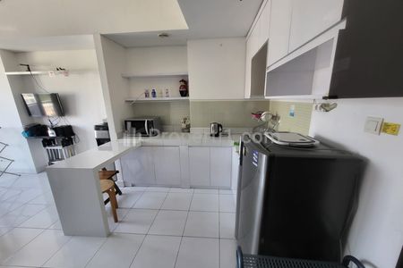 KITCHEN and DINNING TABLE