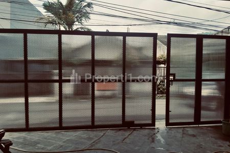 Jual/Sewa Rumah Mewah 2 Lantai Semi Furnished di Jagakarsa Jakarta Selatan