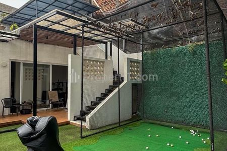 Dijual Rumah Ideal Untuk Keluarga Besar di Lebak Bulus, Jakarta Selatan