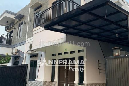 Dijual Rumah Second 2 Lantai Murah Furnished Siap Huni di Pancoran Mas Depok