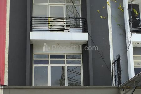 Disewakan Ruko 3 Lantai Siap Pakai di Harapan Indah 2 (Patung Kuda) Bekasi