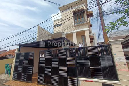 Dijual Rumah 2 Lantai SHM Cash Only di Lebak Bulus II Dalam, Cilandak, Jakarta Selatan
