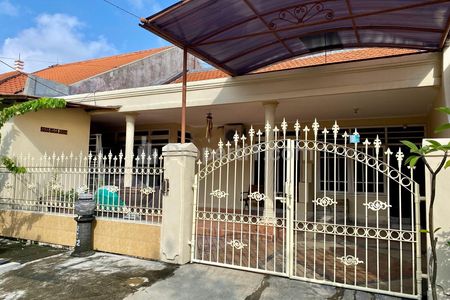 Dijual Rumah Second di Rungkut Asri Surabaya Termurah, Lokasi Strategis Dekat Raya MERR, UPN