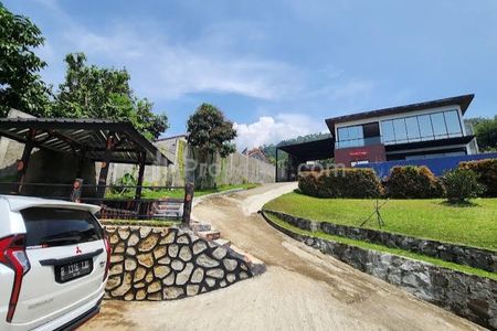 Dijual Cepat Villa Kekinian Rapih dan Bersih dengan Fasilitas Lengkap di Cijeruk Bogor