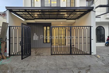 Dijual Rumah Baru Dalam Komplek Mewah di Billymoon, Pondok Kelapa, Jakarta Timur