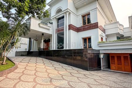 Dijual Rumah Terawat dan Tanah Luas di Exclusive Area Bukit Golf, Pondok Indah, Jakarta Selatan