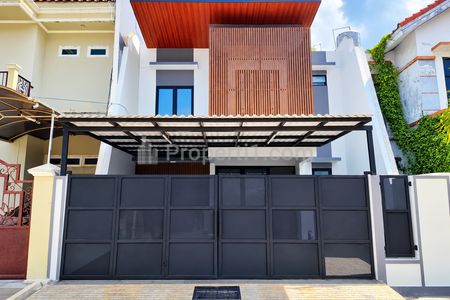 Dijual RUMAH BARU MODERN DI DHARMAHUSADA MAS SUTOREJO SURABAYA TIMUR