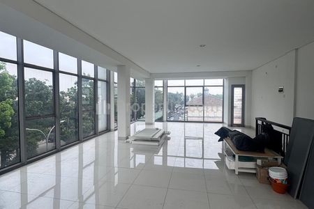 Jual Ruko di BSD Pasar Modern, Dekat Ursulla, Hoek Area Ramai