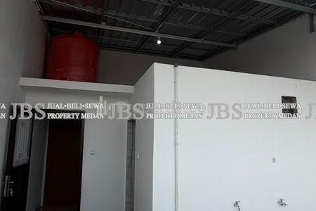 Dijual Rumah 3 Tingkat Siap Huni di Komplek Luckville Boulevard Jl. Karya Bakti, Medan