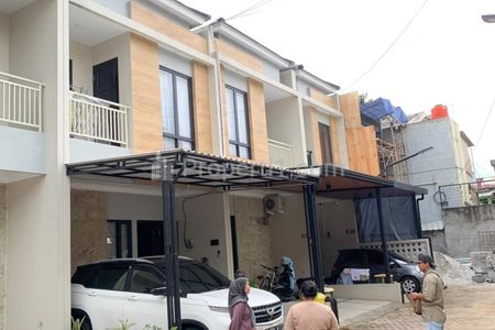 Dijual Rumah 2 Lantai SHM Cash Only di Puri Harvest South, Cipedak, Jakarta Selatan