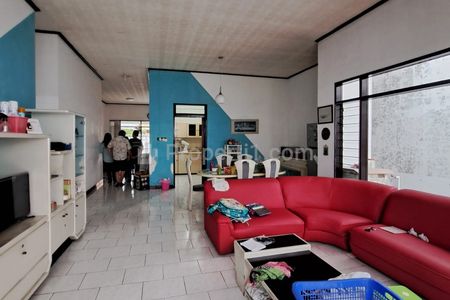 Dijual Rumah Lama Terawat Dekat Atlas Sekolah NSA UNAIR Kampus H