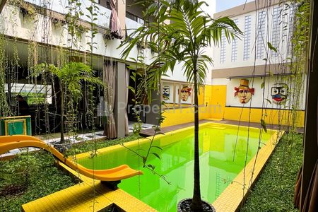 Dijual Rumah Modern Bergaya Perancis Fully Furnished di Ampera - Kemang, Jakarta Selatan
