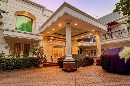 Dijual Rumah Mewah Bagus dan Terawat Dekat ke Perkantotan di Kawasan Elite Kuningan, Jakarta Selatan